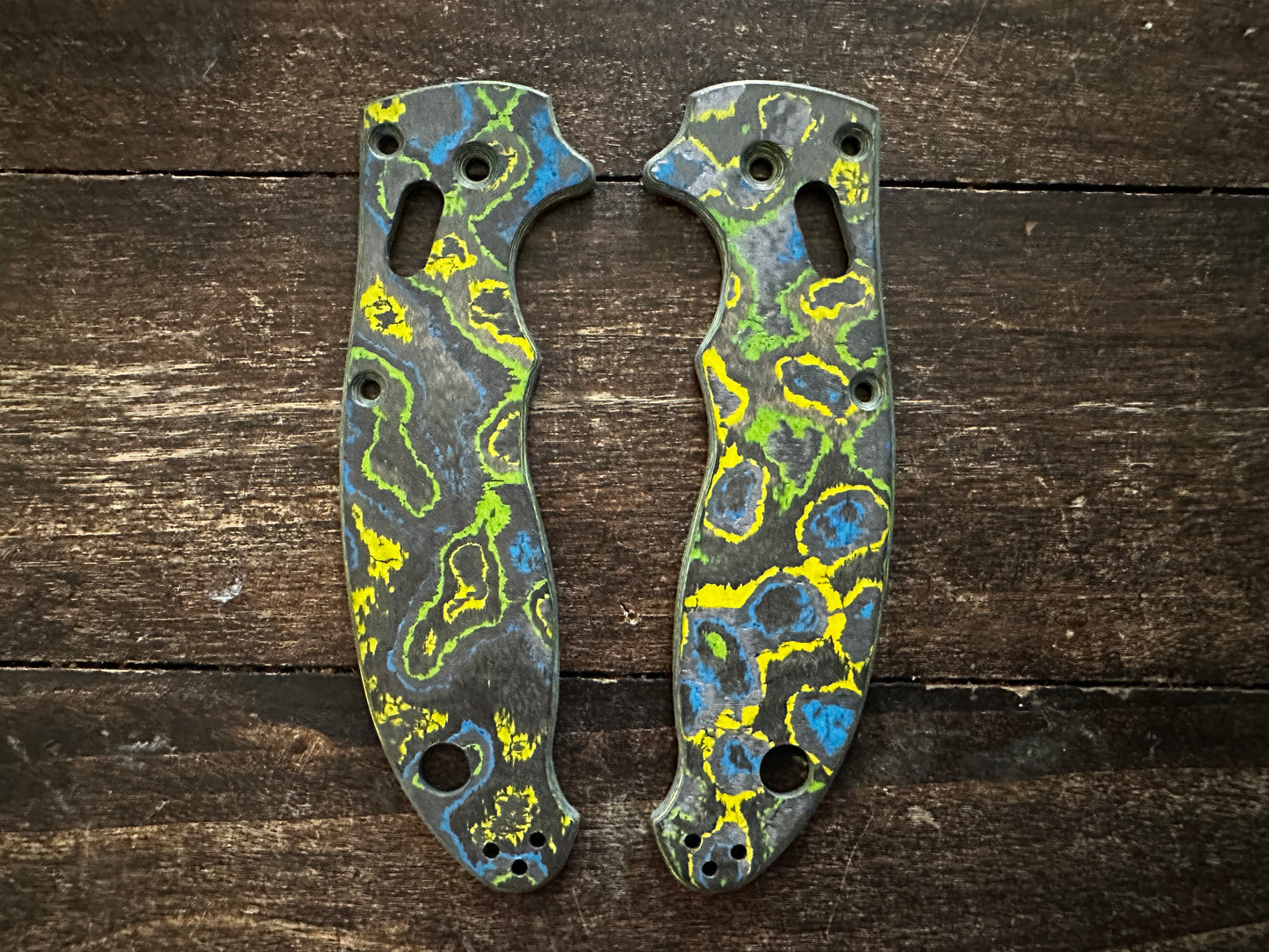 Gecko Camo Carbon Fiber Scales for Spyderco Manix 2